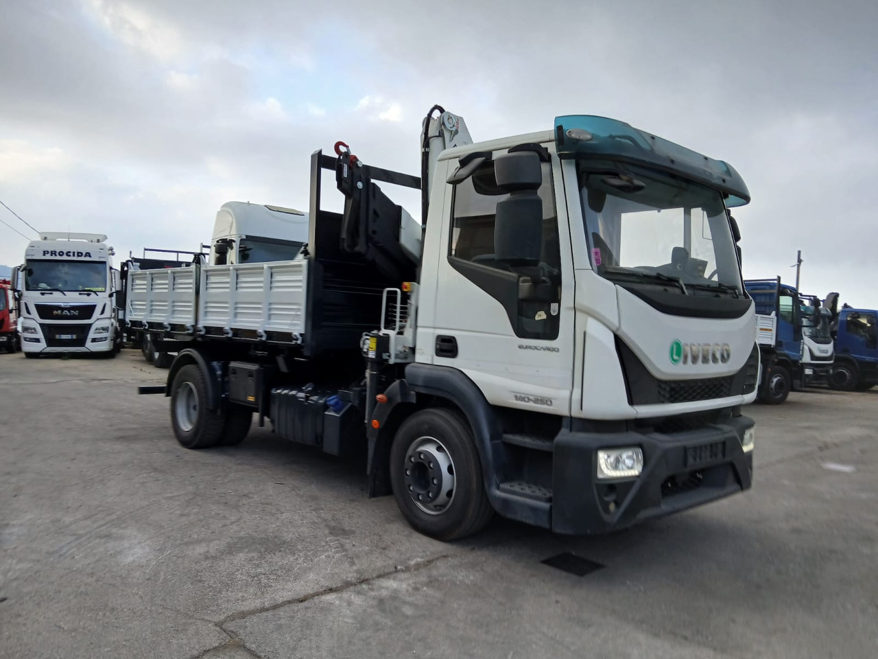 IVECO EUROCARGO 140-250 - Камион с кран: снимка 4 IVECO EUROCARGO 140-250 - Камион с кран: снимка 4