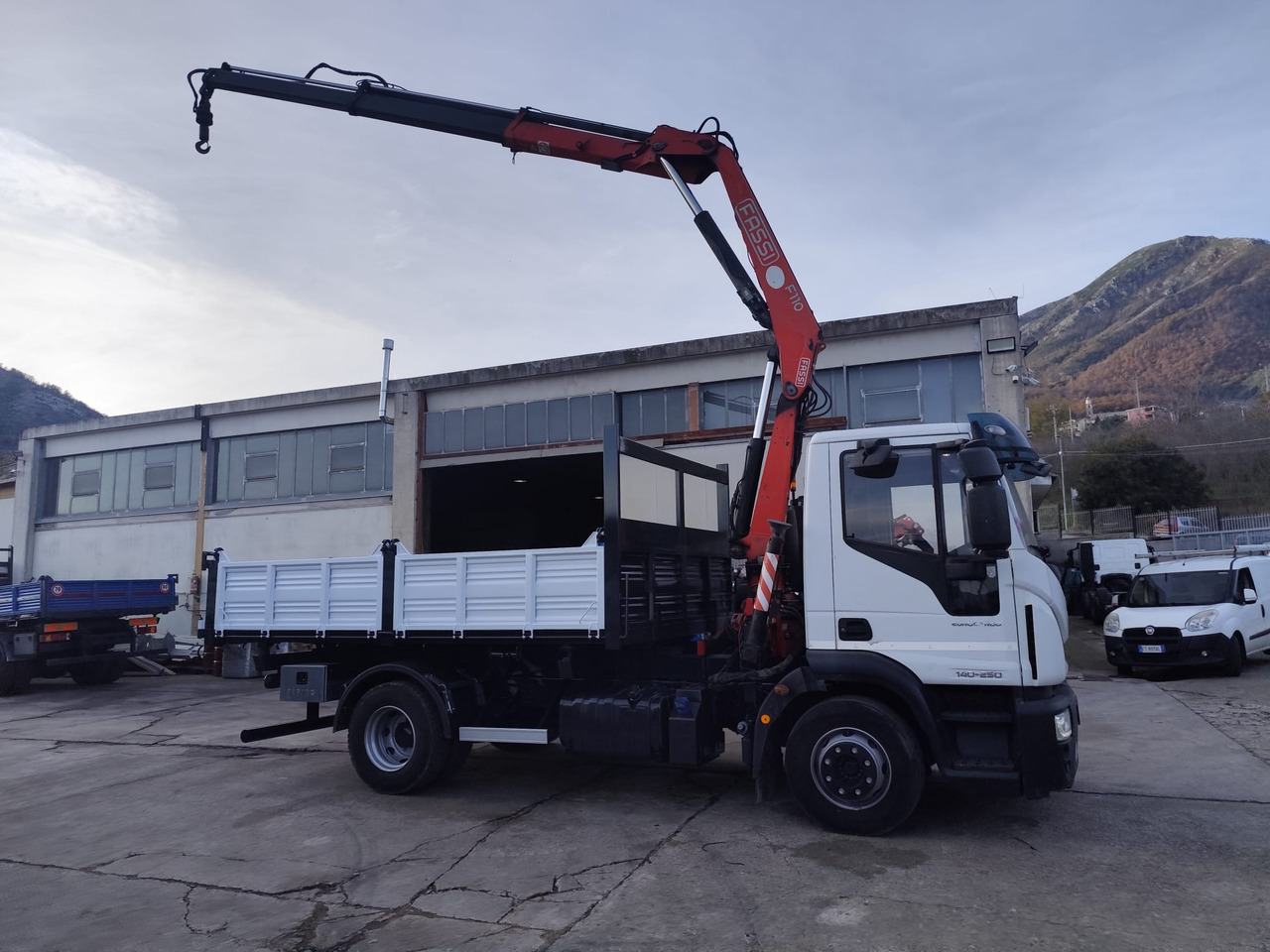 IVECO EUROCARGO 140-250 - Камион с кран: снимка 5 IVECO EUROCARGO 140-250 - Камион с кран: снимка 5