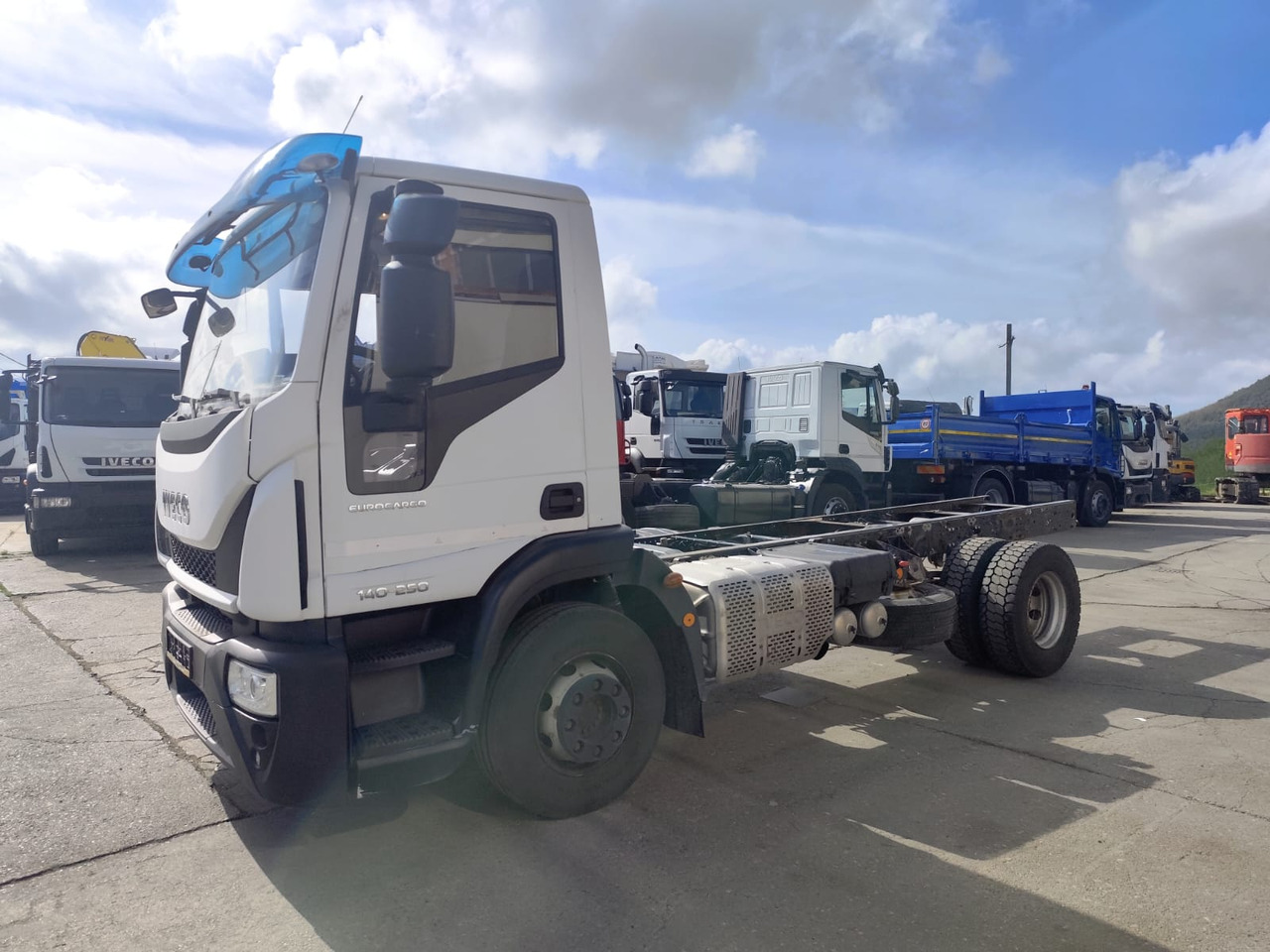 IVECO EUROCARGO 140-250 - Шаси кабина: снимка 3 IVECO EUROCARGO 140-250 - Шаси кабина: снимка 3