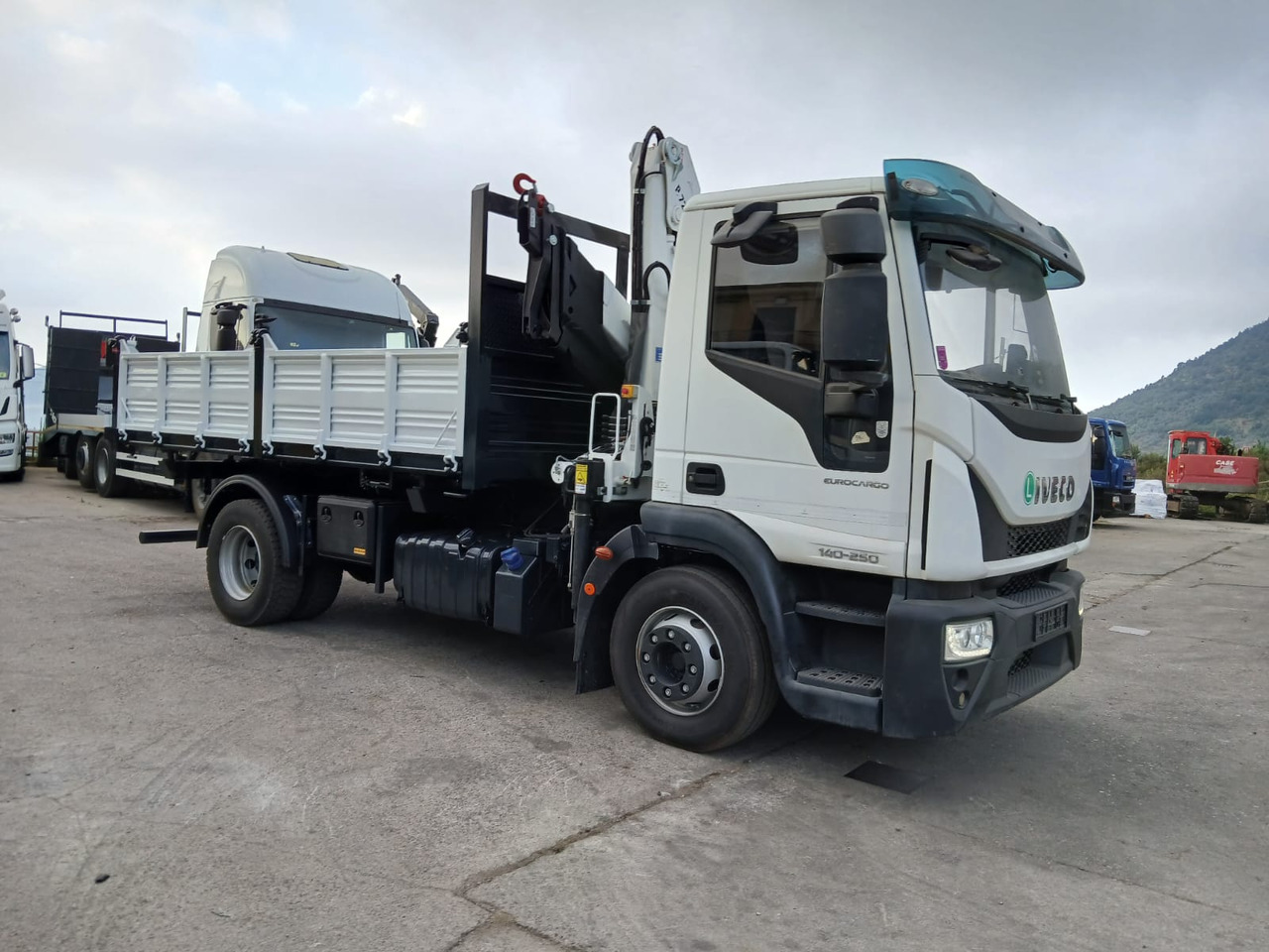 IVECO EUROCARGO 140-250 - Камион с кран: снимка 5 IVECO EUROCARGO 140-250 - Камион с кран: снимка 5