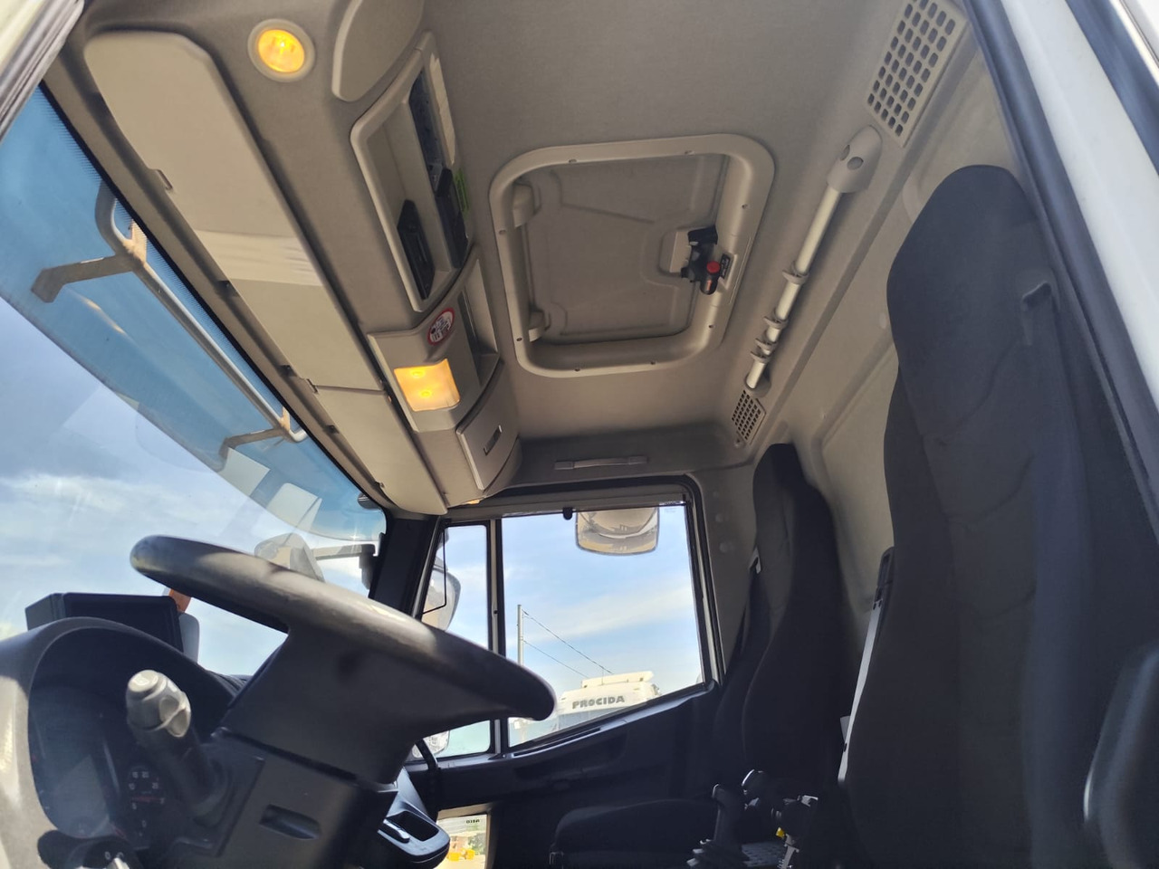 Лизинг на IVECO EUROCARGO 140-250 IVECO EUROCARGO 140-250: снимка 12 Лизинг на IVECO EUROCARGO 140-250 IVECO EUROCARGO 140-250: снимка 12