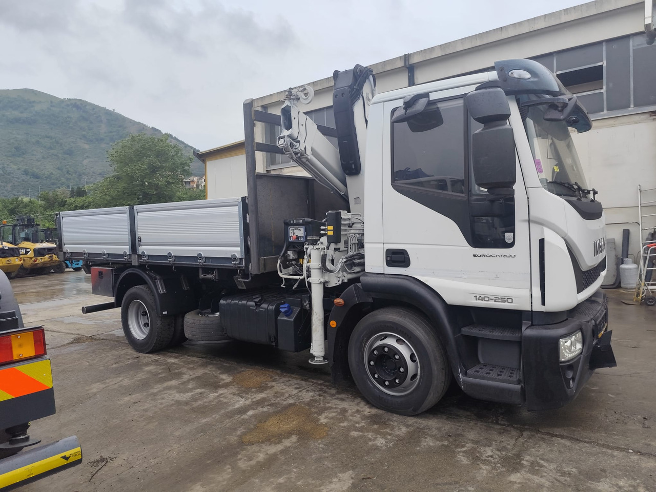 IVECO EUROCARGO 140-250 - Камион с кран: снимка 5 IVECO EUROCARGO 140-250 - Камион с кран: снимка 5
