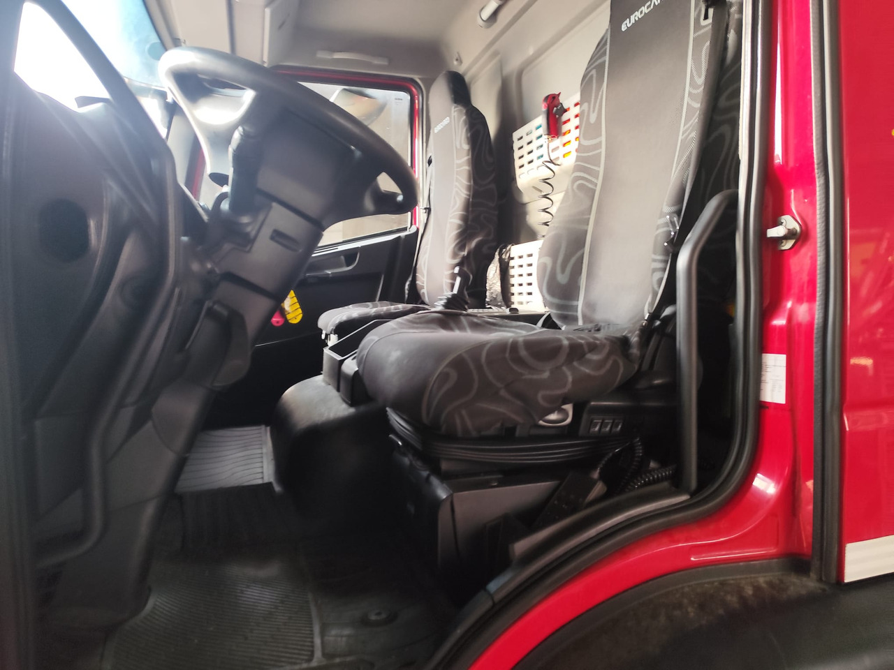 IVECO EUROCARGO 150-280 - Шаси кабина: снимка 4 IVECO EUROCARGO 150-280 - Шаси кабина: снимка 4
