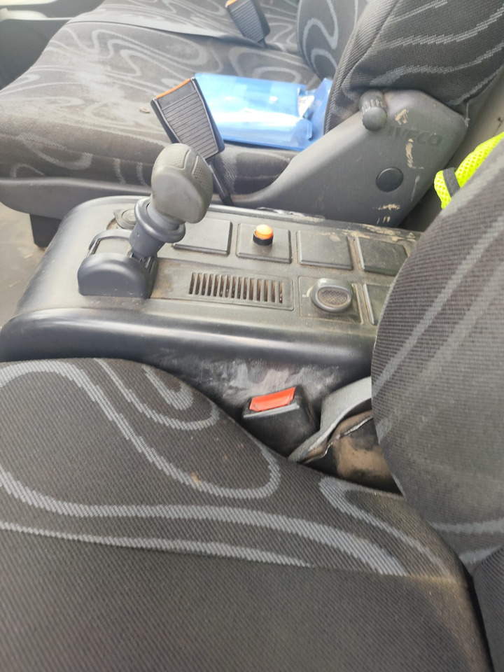 Самосвал камион IVECO EUROCARGO 150E25: снимка 8