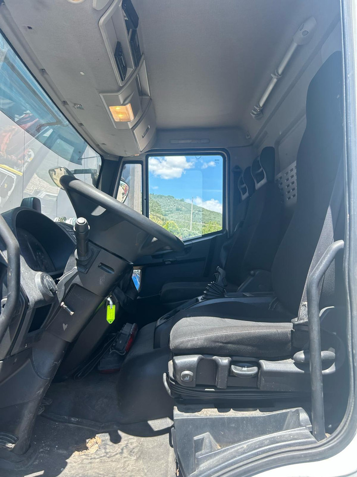 IVECO EUROCARGO 160-250 - Камион с кран: снимка 3 IVECO EUROCARGO 160-250 - Камион с кран: снимка 3