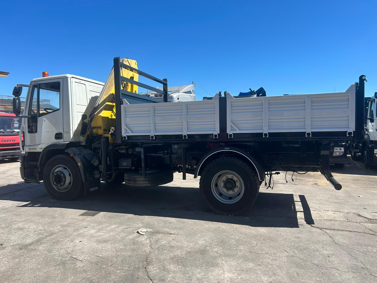 Камион с кран IVECO EUROCARGO 160E28: снимка 17