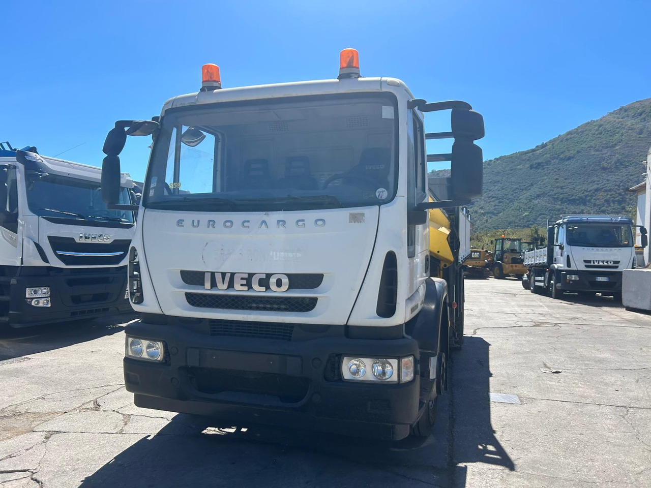 Камион с кран IVECO EUROCARGO 160E28: снимка 21