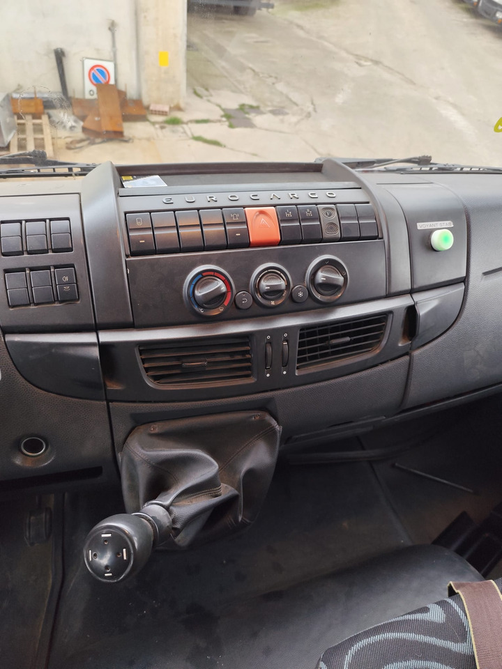 IVECO EUROCARGO 160E28 - Камион с кран: снимка 4 IVECO EUROCARGO 160E28 - Камион с кран: снимка 4