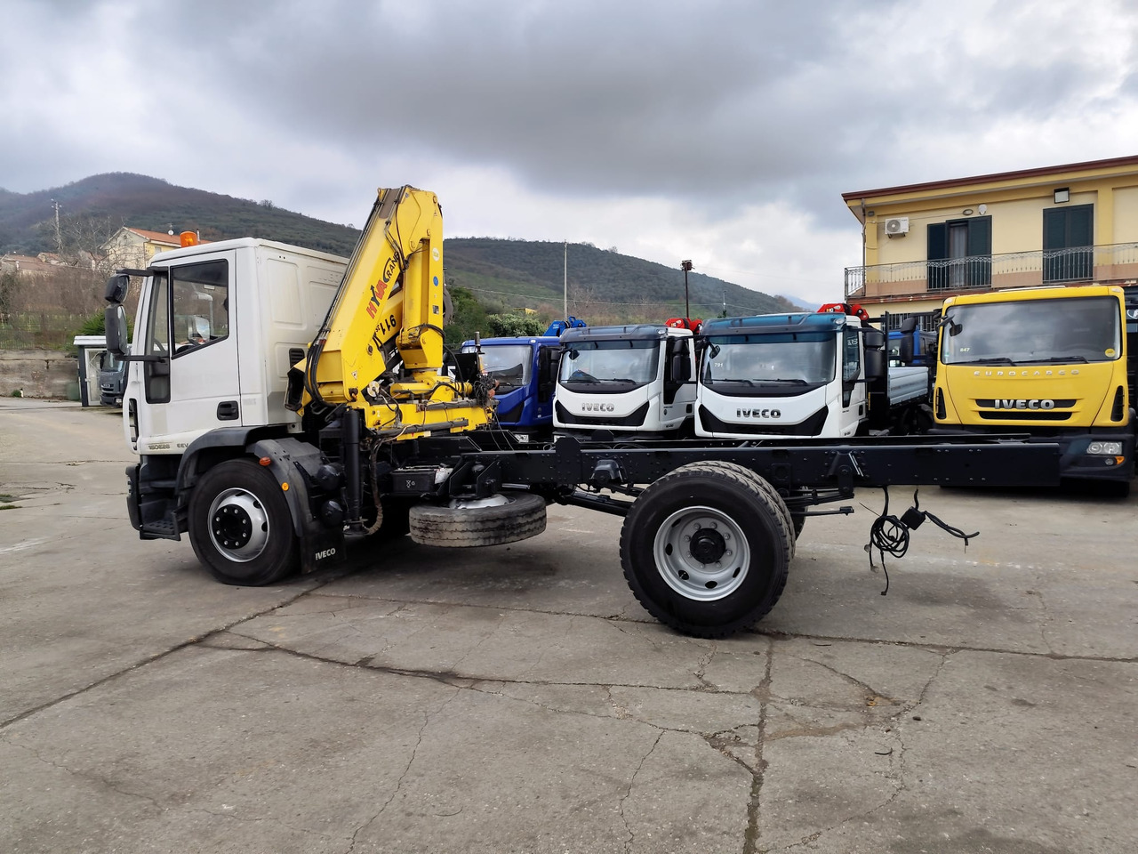 Камион с кран IVECO EUROCARGO 160E28: снимка 15