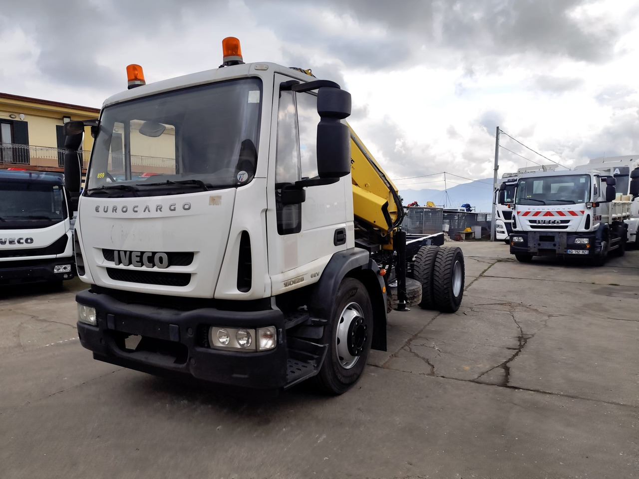 Камион с кран IVECO EUROCARGO 160E28: снимка 33