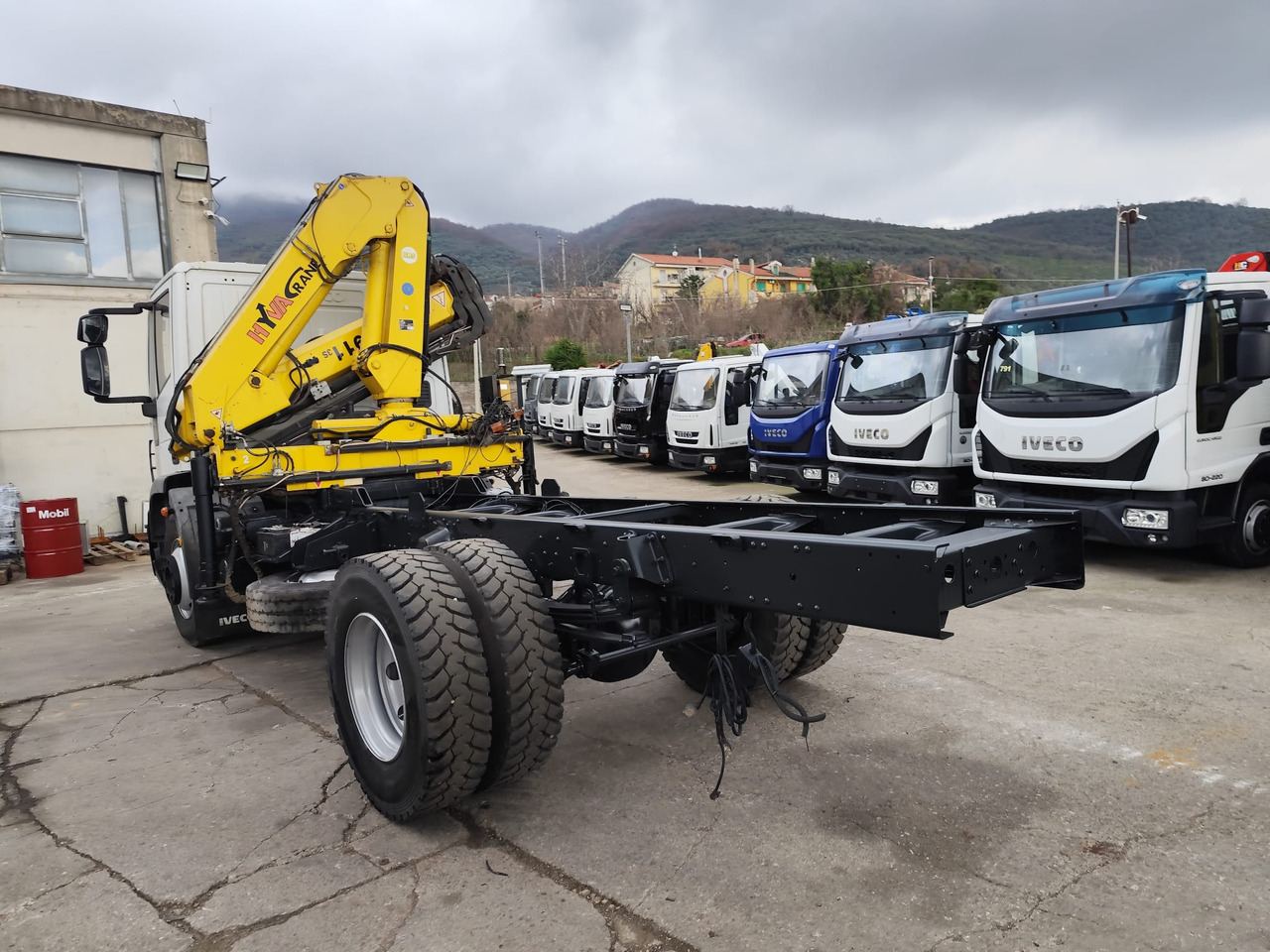 Камион с кран IVECO EUROCARGO 160E28: снимка 17