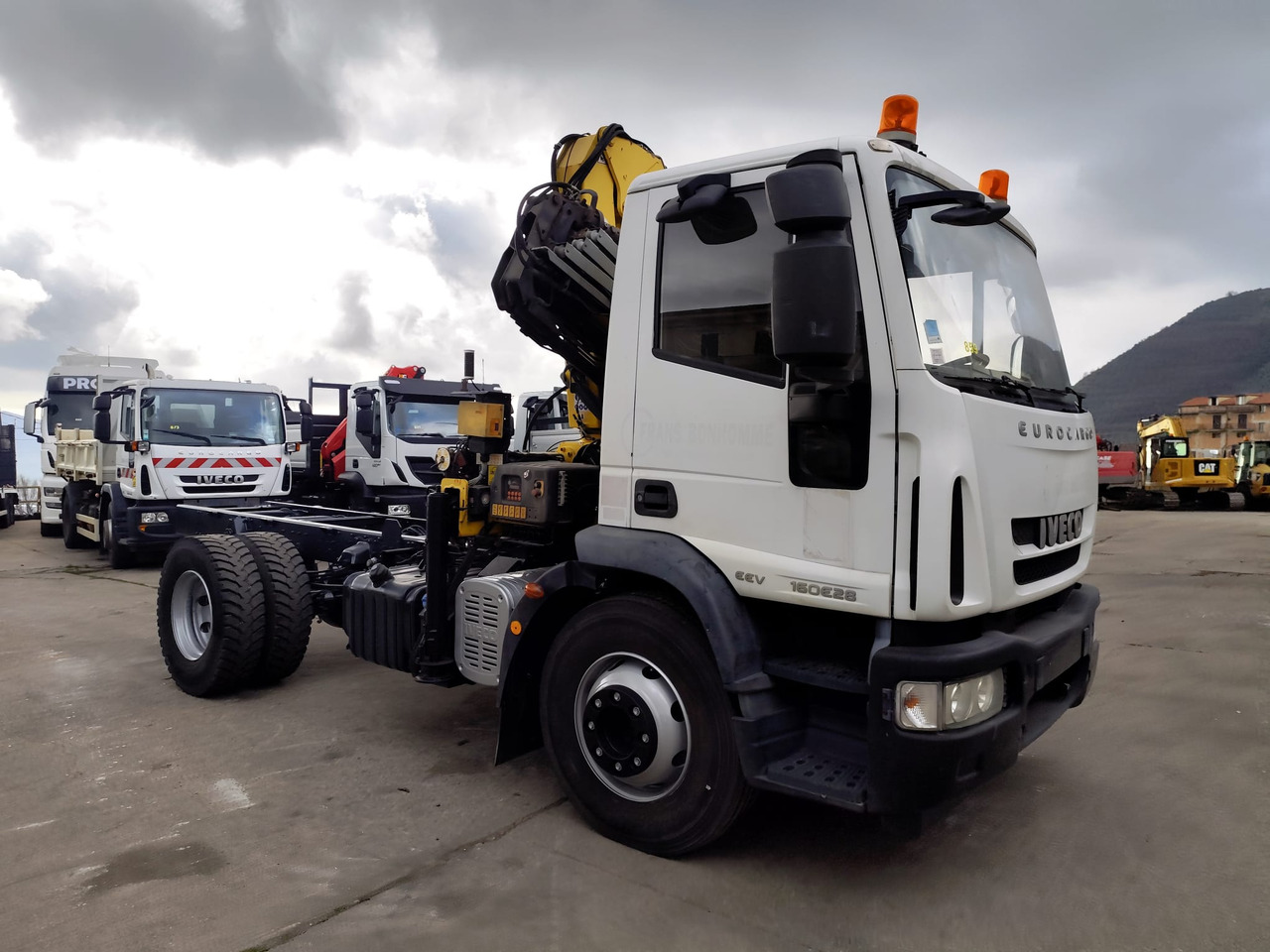 Камион с кран IVECO EUROCARGO 160E28: снимка 27