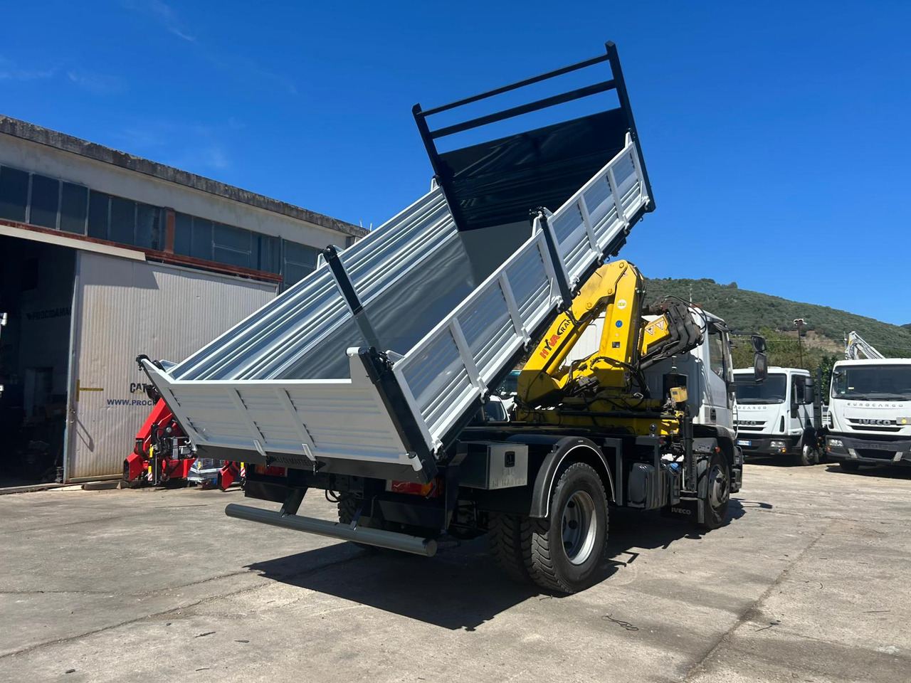 Камион с кран IVECO EUROCARGO 160E28: снимка 36