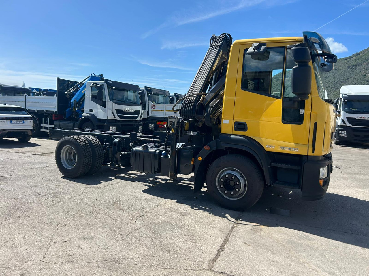 Камион с кран IVECO EUROCARGO 160E30: снимка 12