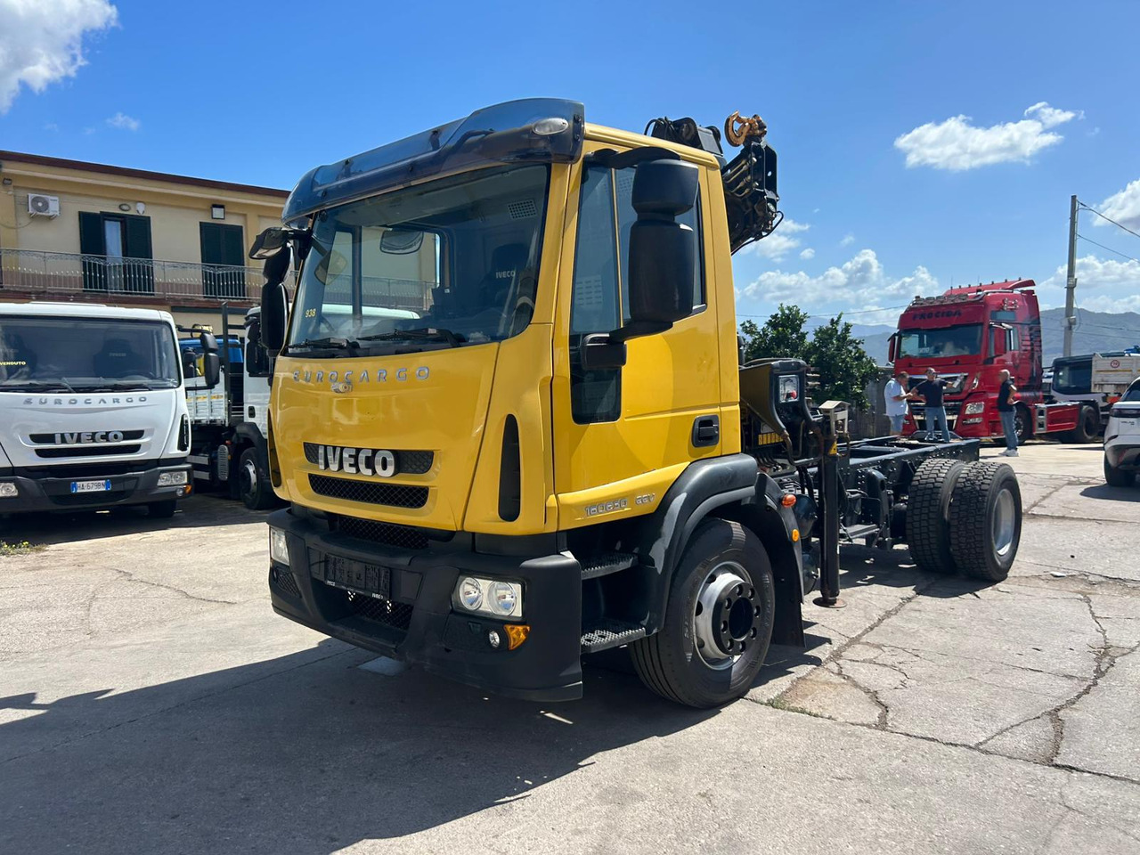 IVECO EUROCARGO 160E30 - Камион с кран: снимка 1 IVECO EUROCARGO 160E30 - Камион с кран: снимка 1