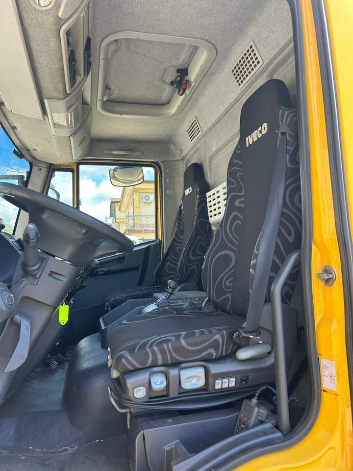 Камион с кран IVECO EUROCARGO 160E30: снимка 28