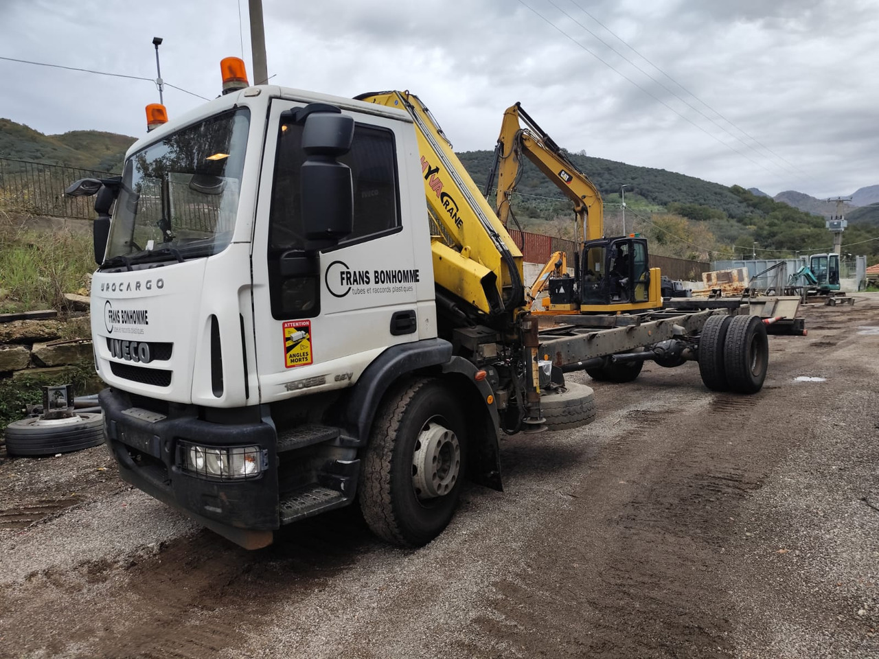 IVECO EUROCARGO 180E25 - Камион с кран, Камион с кран: снимка 1 IVECO EUROCARGO 180E25 - Камион с кран, Камион с кран: снимка 1