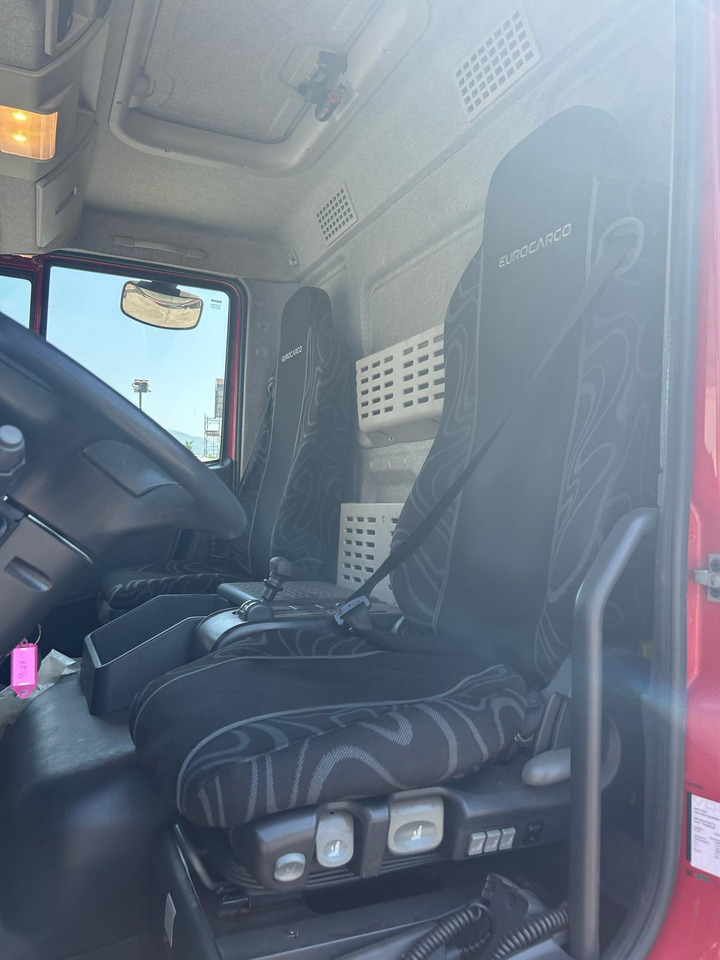 IVECO EUROCARGO 180E30 - Бордови камион: снимка 4 IVECO EUROCARGO 180E30 - Бордови камион: снимка 4