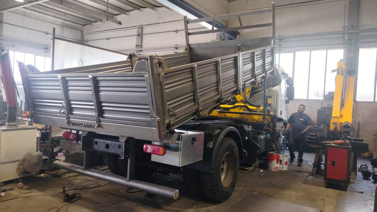 IVECO EUROCARGO 180E30 - Самосвал камион, Камион с кран: снимка 2 IVECO EUROCARGO 180E30 - Самосвал камион, Камион с кран: снимка 2