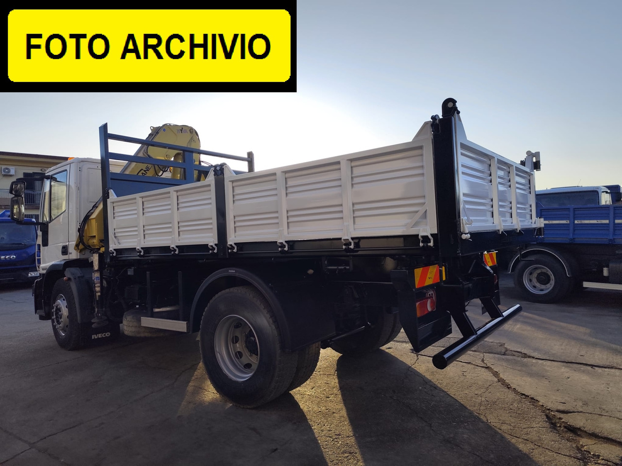 IVECO EUROCARGO 180E30 - Самосвал камион, Камион с кран: снимка 2 IVECO EUROCARGO 180E30 - Самосвал камион, Камион с кран: снимка 2