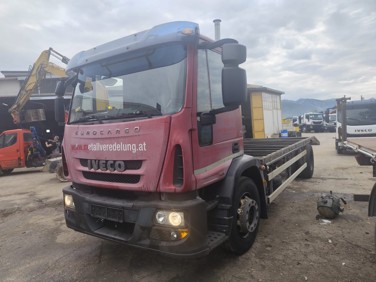 IVECO EUROCARGO 180E30 - Бордови камион: снимка 2 IVECO EUROCARGO 180E30 - Бордови камион: снимка 2