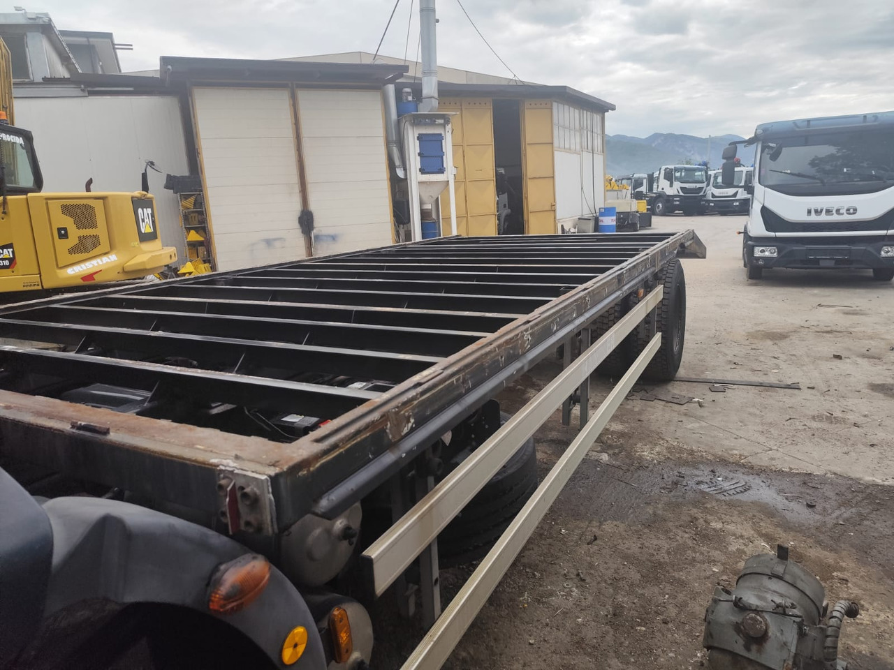 IVECO EUROCARGO 180E30 - Бордови камион: снимка 3 IVECO EUROCARGO 180E30 - Бордови камион: снимка 3