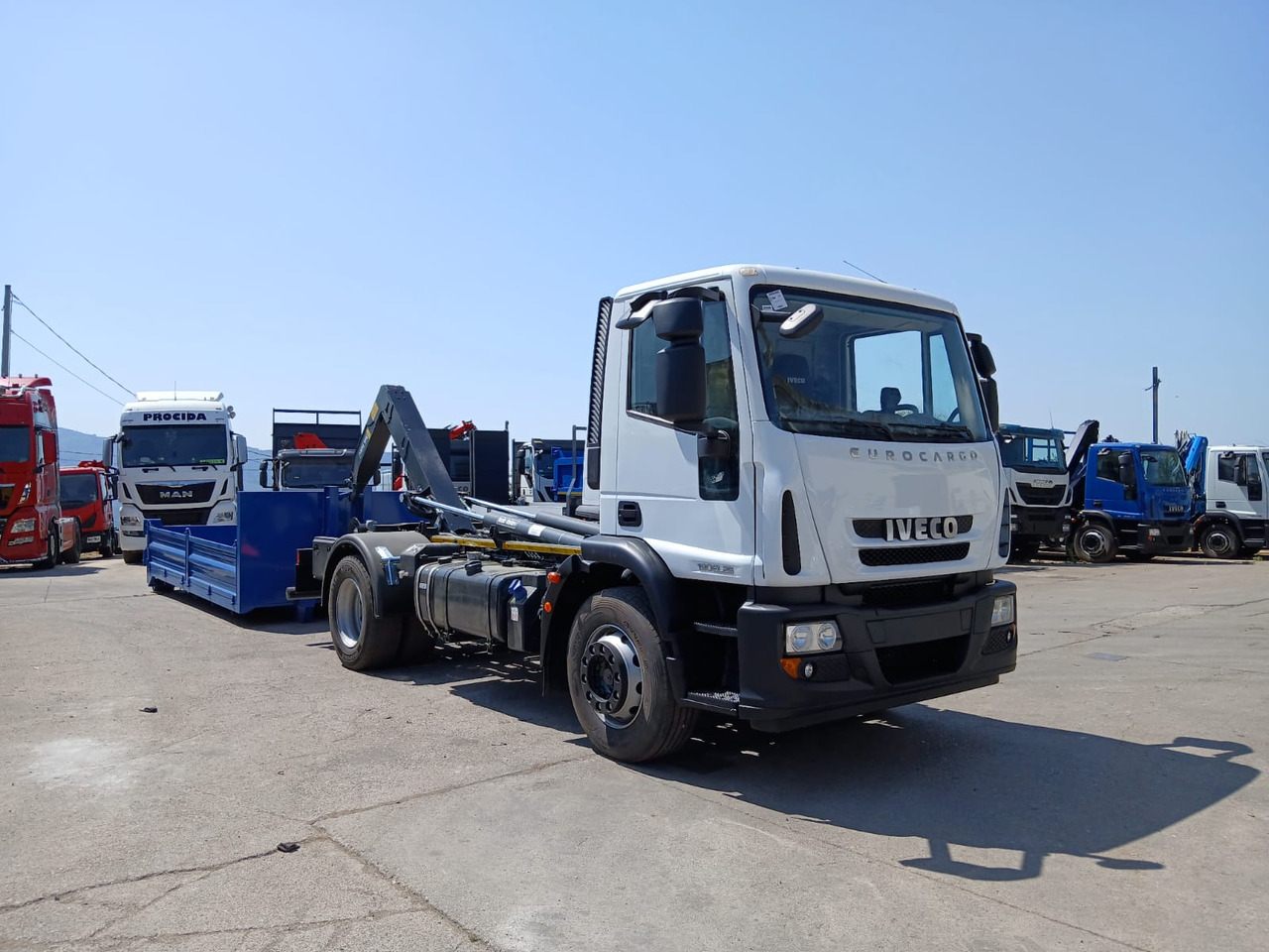 IVECO EUROCARGO 190EL25 - Мултилифт с кука камион: снимка 1 IVECO EUROCARGO 190EL25 - Мултилифт с кука камион: снимка 1