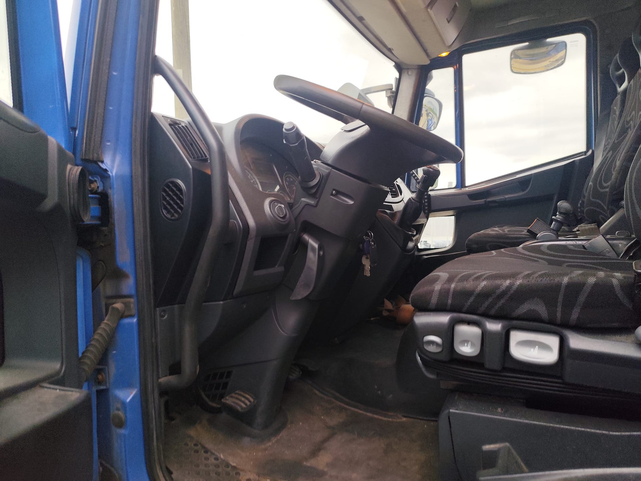 IVECO EUROCARGO 190EL28 - Шаси кабина: снимка 3 IVECO EUROCARGO 190EL28 - Шаси кабина: снимка 3