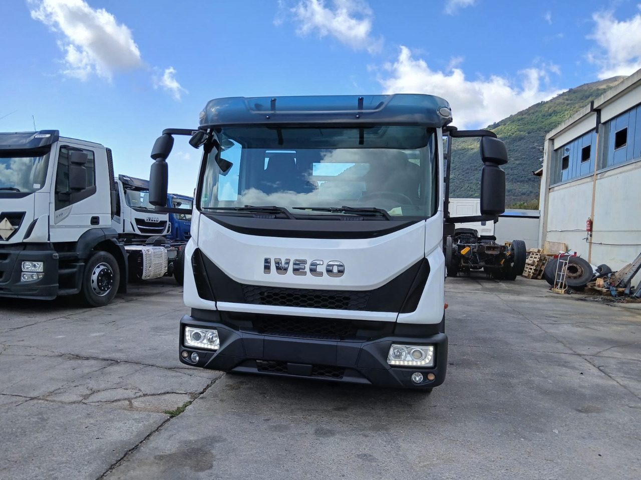 IVECO EUROCARGO 75-210 - Самосвал камион: снимка 5 IVECO EUROCARGO 75-210 - Самосвал камион: снимка 5