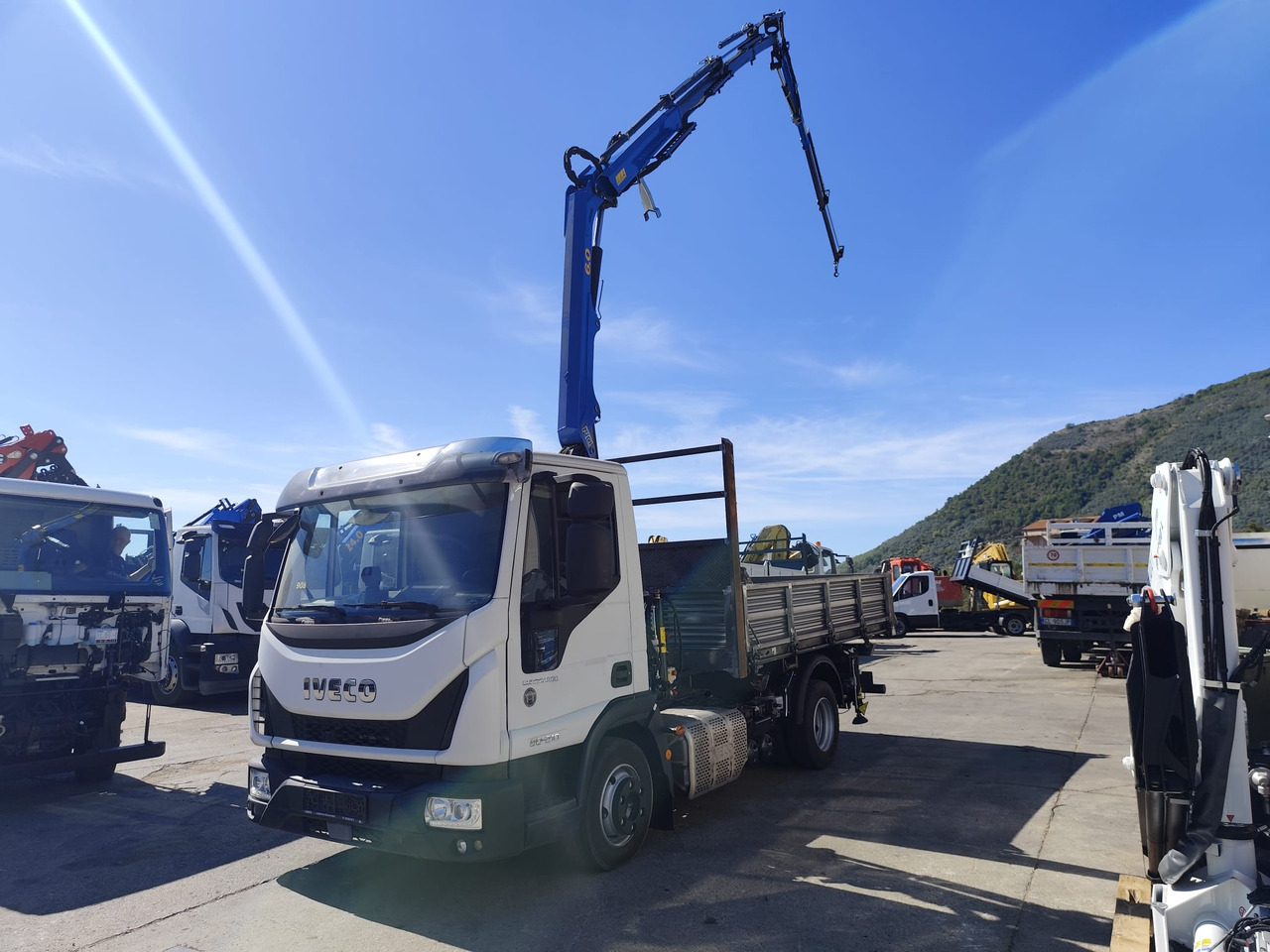 IVECO EUROCARGO 80-210 - Камион с кран: снимка 1 IVECO EUROCARGO 80-210 - Камион с кран: снимка 1