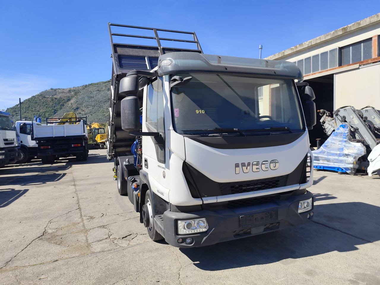 IVECO EUROCARGO 80-210 - Камион с кран: снимка 5 IVECO EUROCARGO 80-210 - Камион с кран: снимка 5