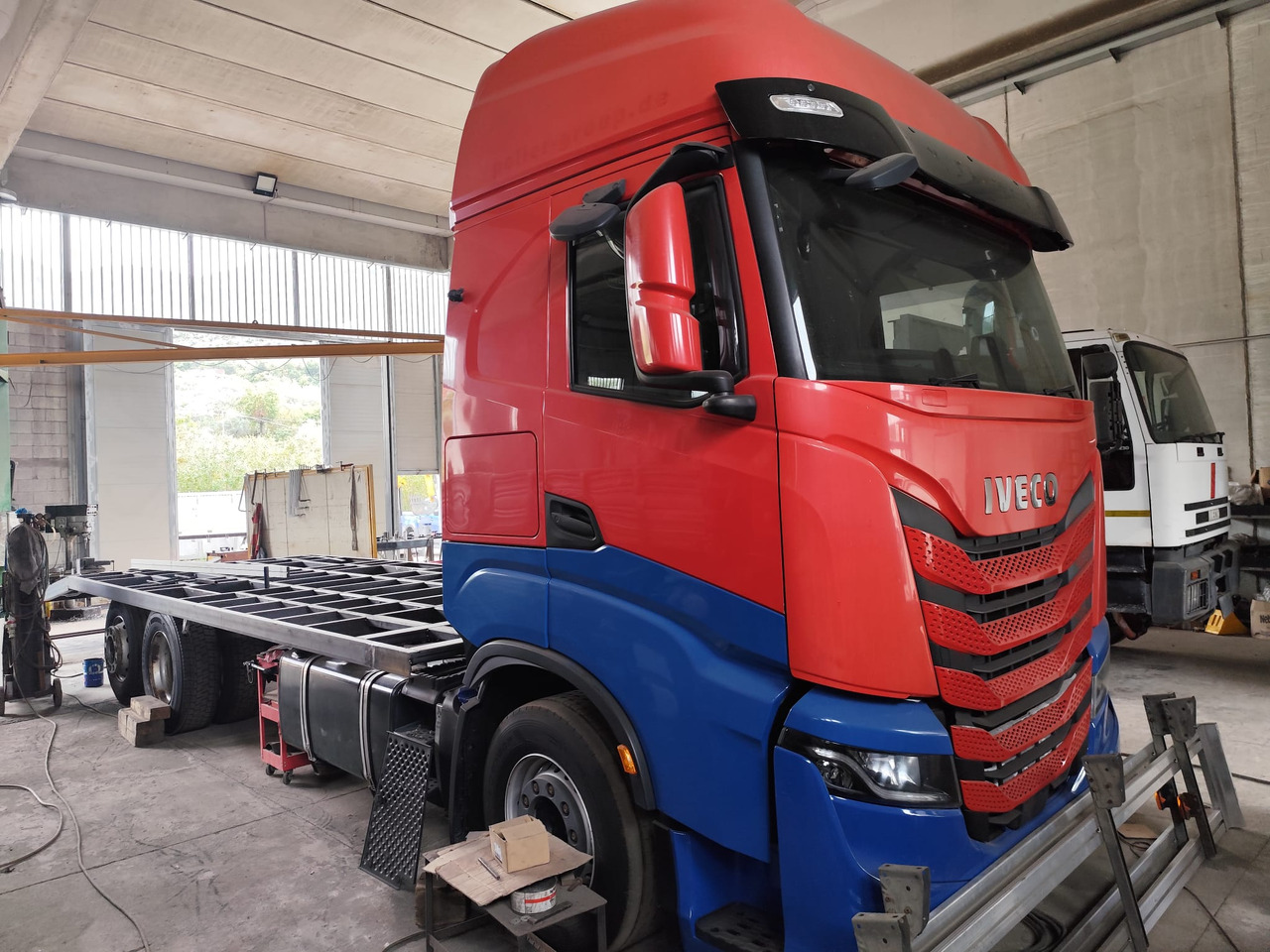 IVECO S-WAY AS260S48 Y - Бордови камион: снимка 1 IVECO S-WAY AS260S48 Y - Бордови камион: снимка 1