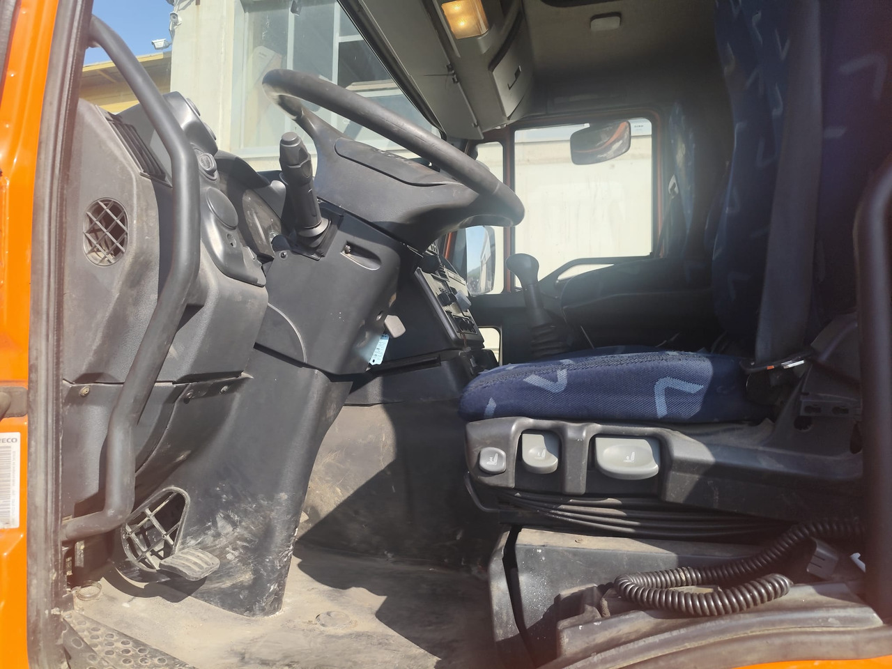 IVECO STRALIS 190S31 - Камион с кран: снимка 2 IVECO STRALIS 190S31 - Камион с кран: снимка 2