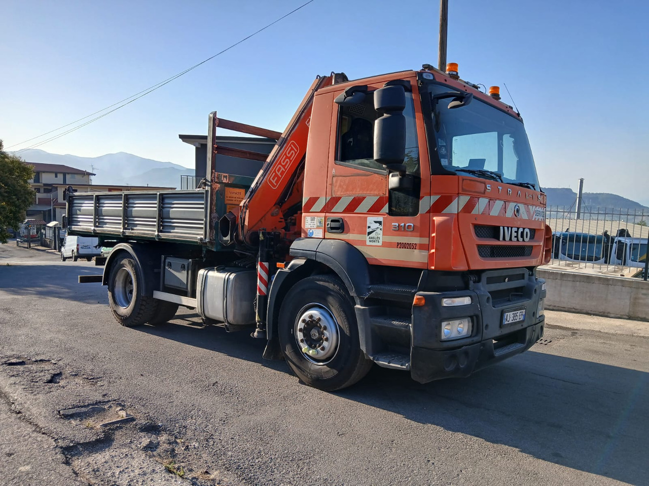 IVECO STRALIS 190S31 - Камион с кран, Самосвал камион: снимка 1 IVECO STRALIS 190S31 - Камион с кран, Самосвал камион: снимка 1