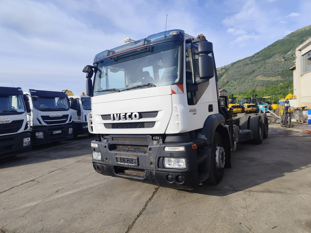 IVECO STRALIS 260S45 - Камион с кран: снимка 2 IVECO STRALIS 260S45 - Камион с кран: снимка 2