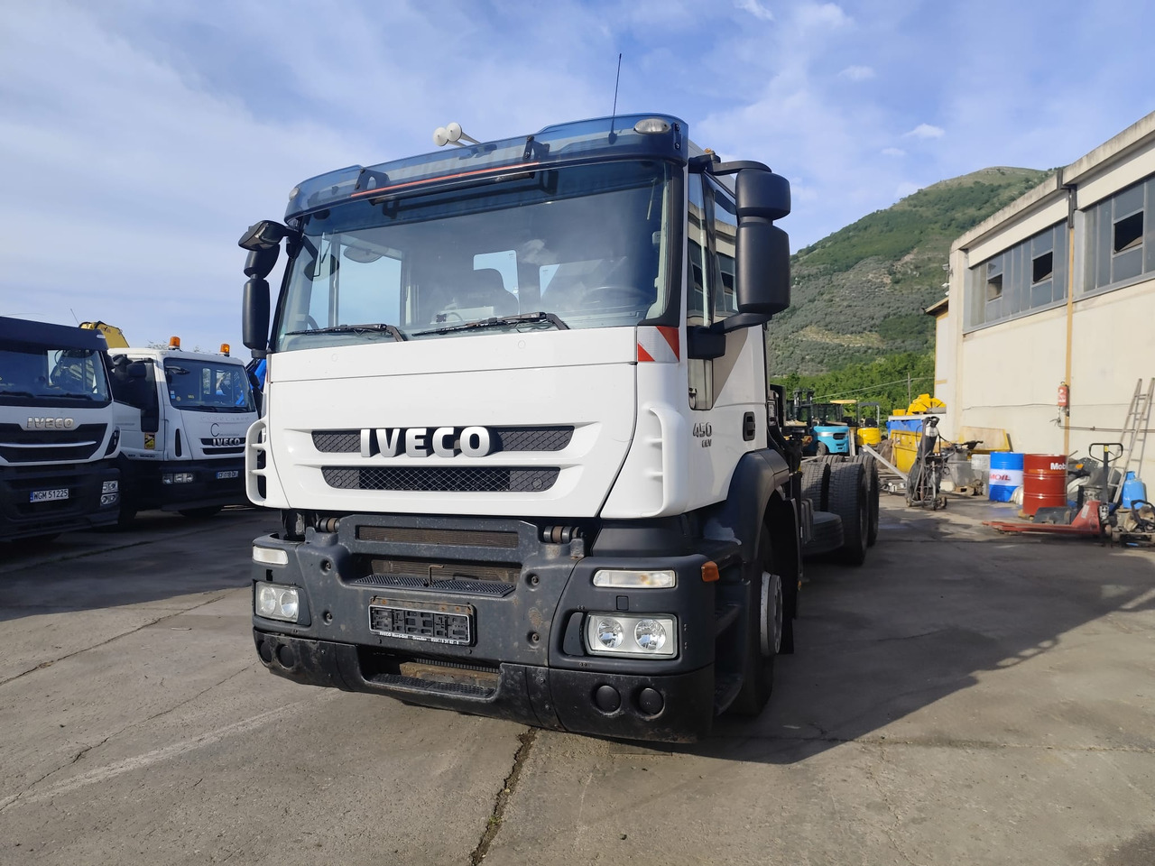 IVECO STRALIS 260S45 - Камион с кран: снимка 3 IVECO STRALIS 260S45 - Камион с кран: снимка 3