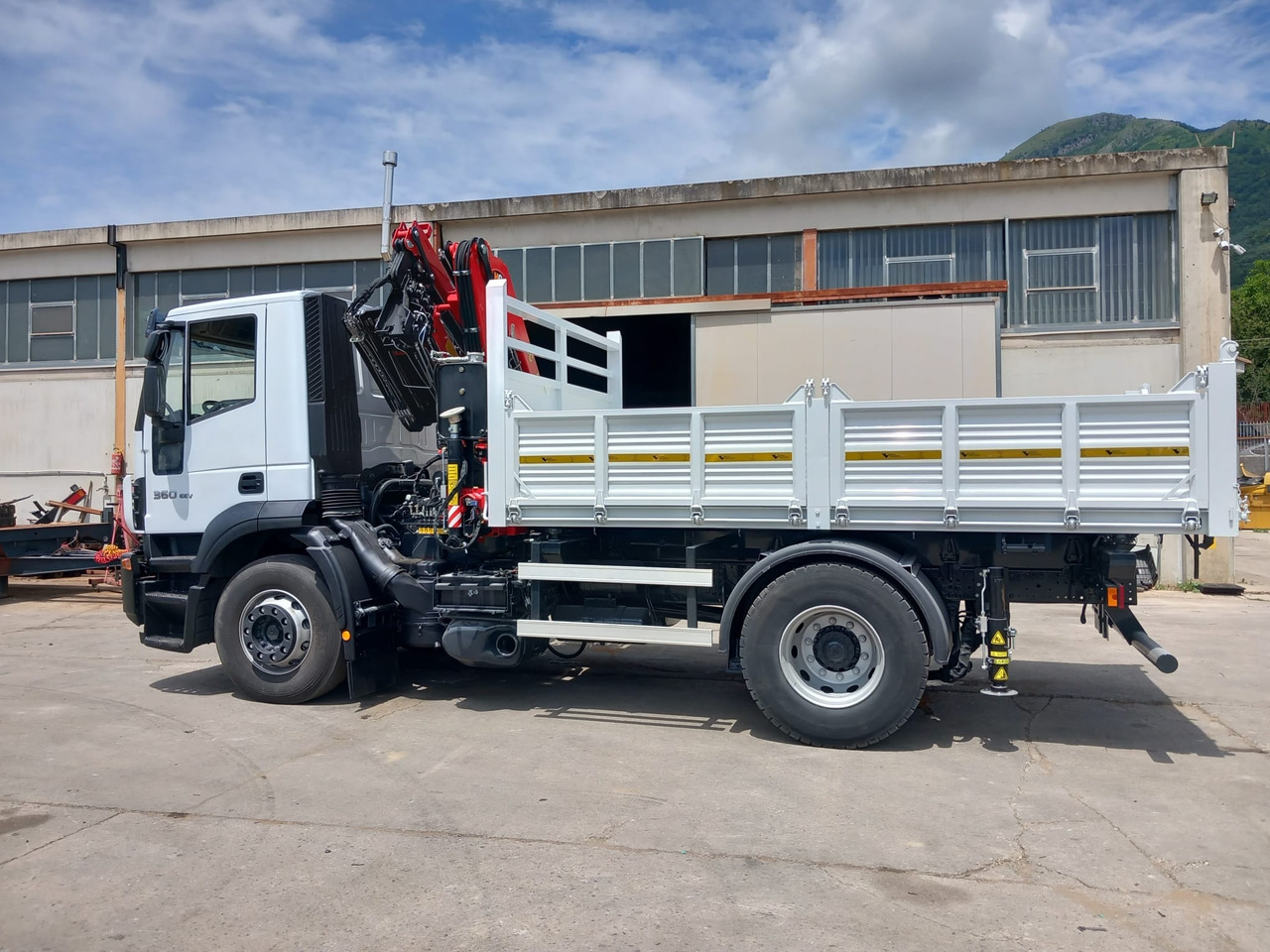 Камион с кран, Самосвал камион IVECO STRALIS AD 190S36: снимка 35 Камион с кран, Самосвал камион IVECO STRALIS AD 190S36: снимка 35