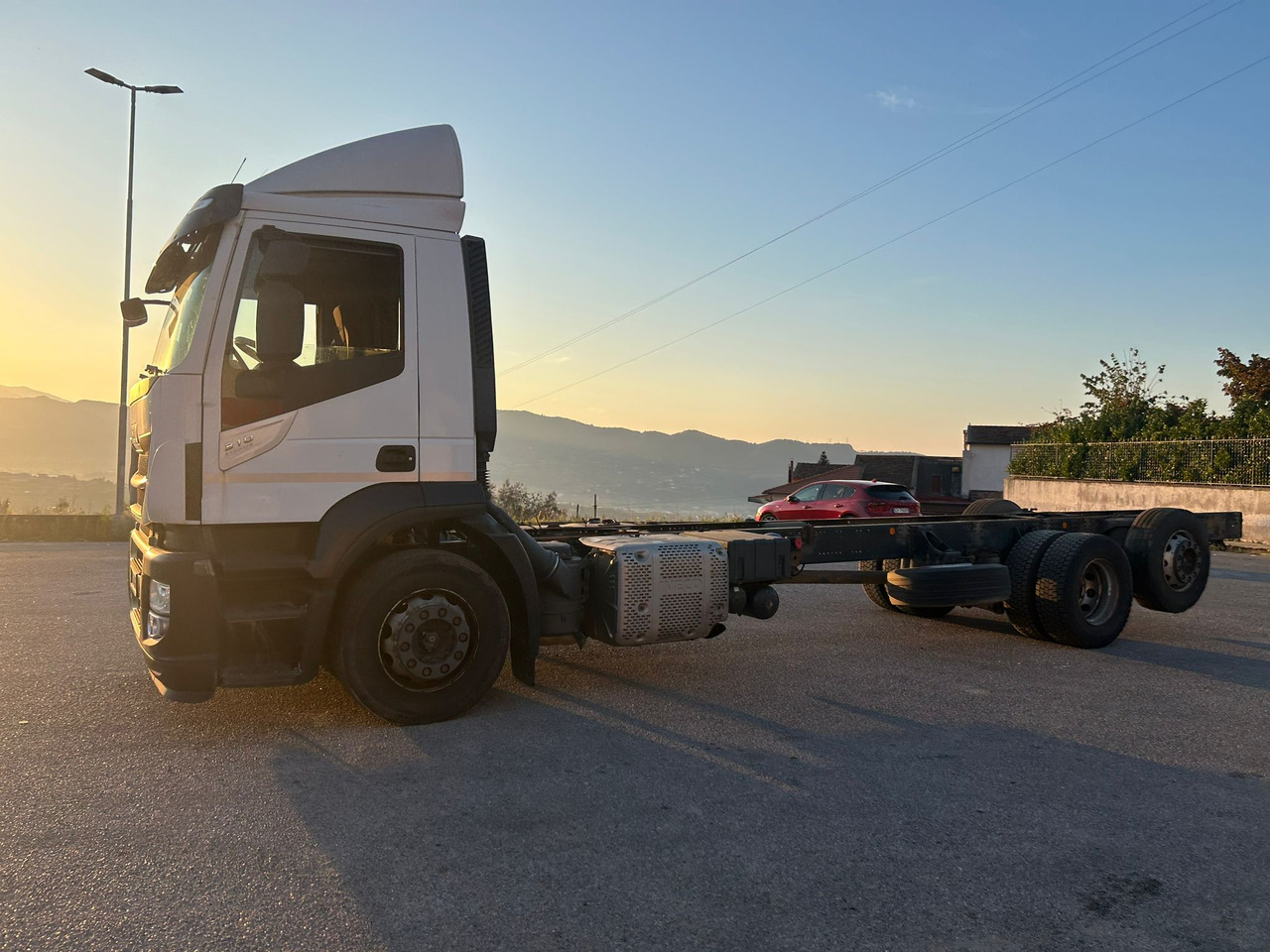 IVECO STRALIS AD 260S31 XP - Шаси кабина: снимка 3 IVECO STRALIS AD 260S31 XP - Шаси кабина: снимка 3