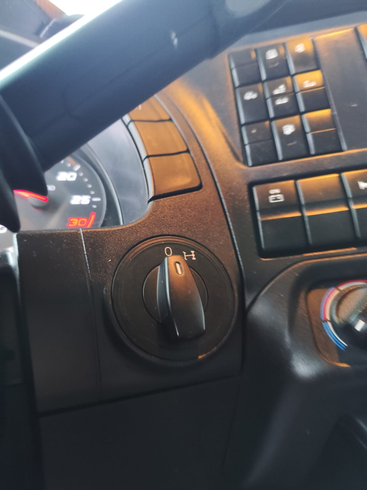 IVECO STRALIS AD 260S31 XP - Мултилифт с кука камион: снимка 4 IVECO STRALIS AD 260S31 XP - Мултилифт с кука камион: снимка 4