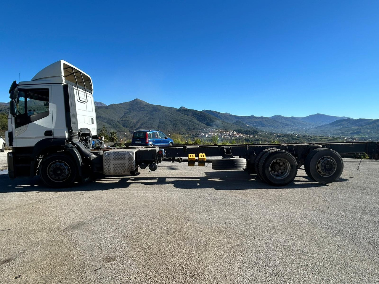 IVECO STRALIS AD 260S31 XP - Шаси кабина: снимка 2 IVECO STRALIS AD 260S31 XP - Шаси кабина: снимка 2