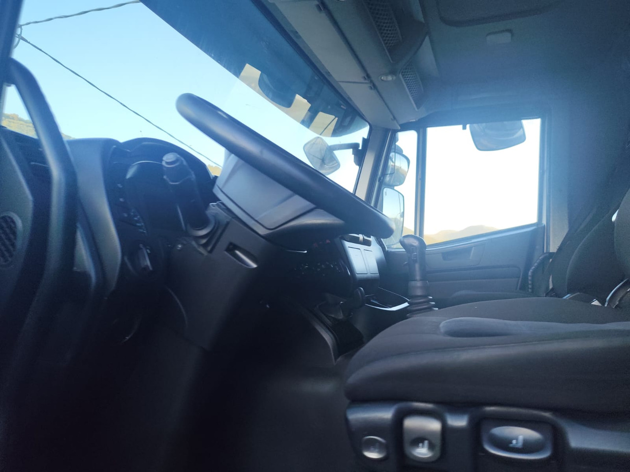 IVECO STRALIS AD 260S31 XP - Шаси кабина: снимка 3 IVECO STRALIS AD 260S31 XP - Шаси кабина: снимка 3