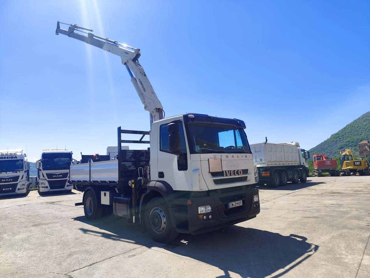 Камион с кран, Самосвал камион IVECO STRALIS CUBE 190S33: снимка 17