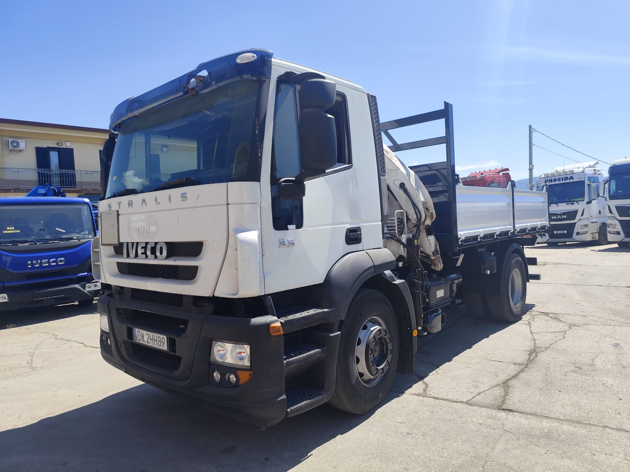 Камион с кран, Самосвал камион IVECO STRALIS CUBE 190S33: снимка 40