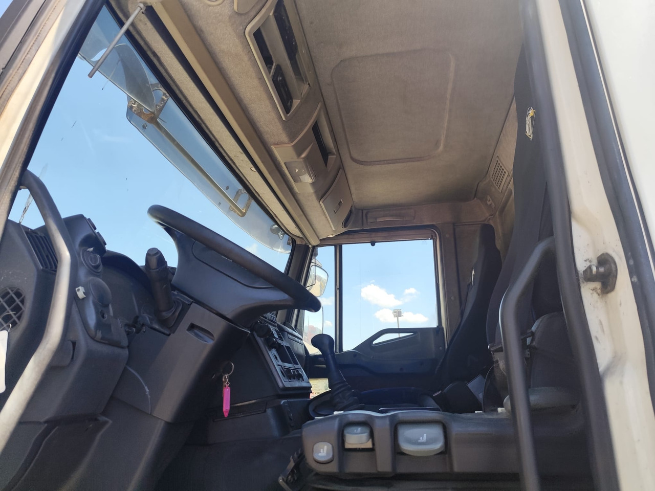 Камион с кран, Самосвал камион IVECO STRALIS CUBE 190S33: снимка 30