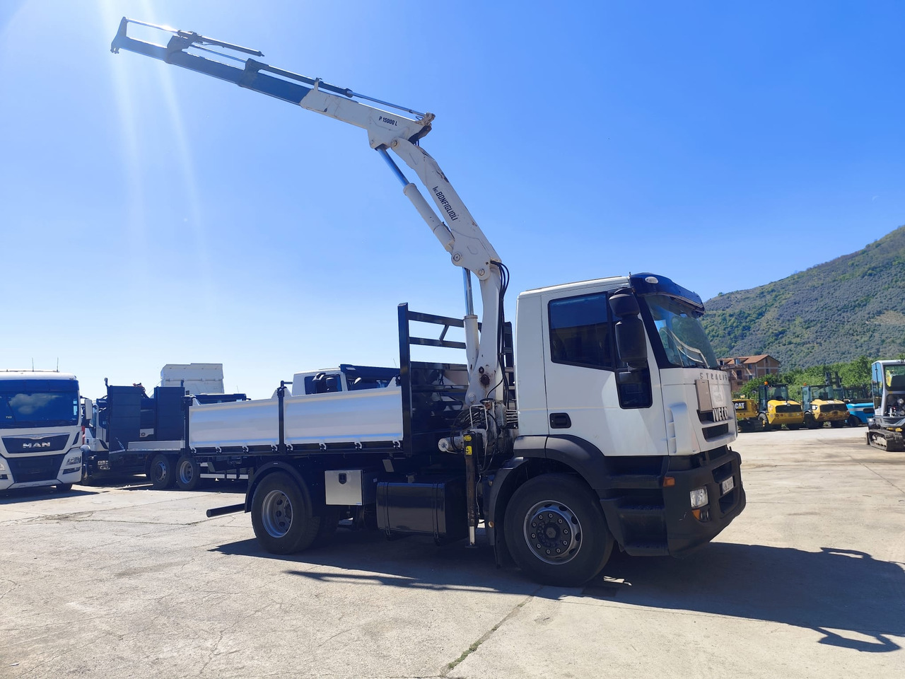 Камион с кран, Самосвал камион IVECO STRALIS CUBE 190S33: снимка 22