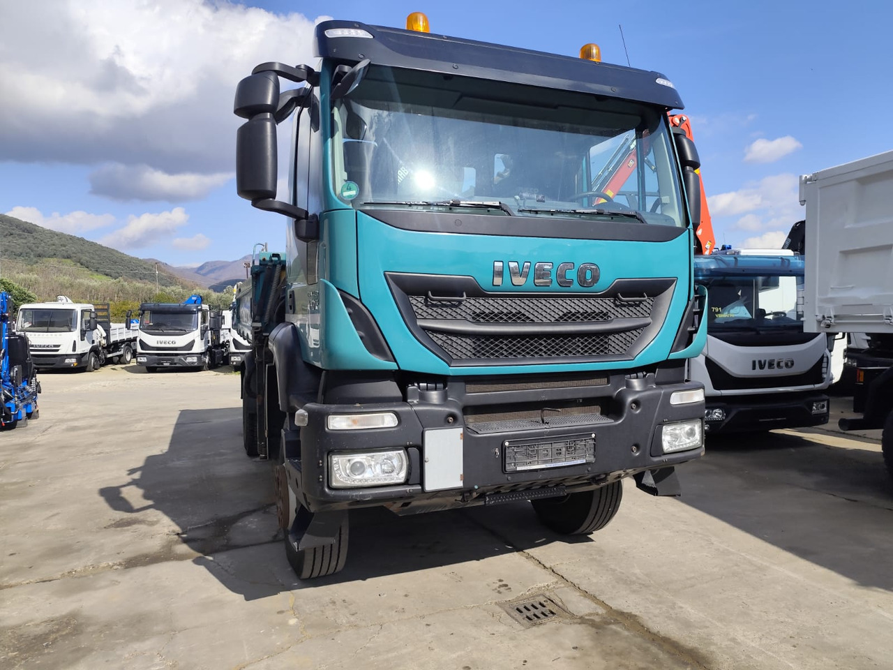 IVECO TRAKKER 190T41 - Камион с кран: снимка 4 IVECO TRAKKER 190T41 - Камион с кран: снимка 4