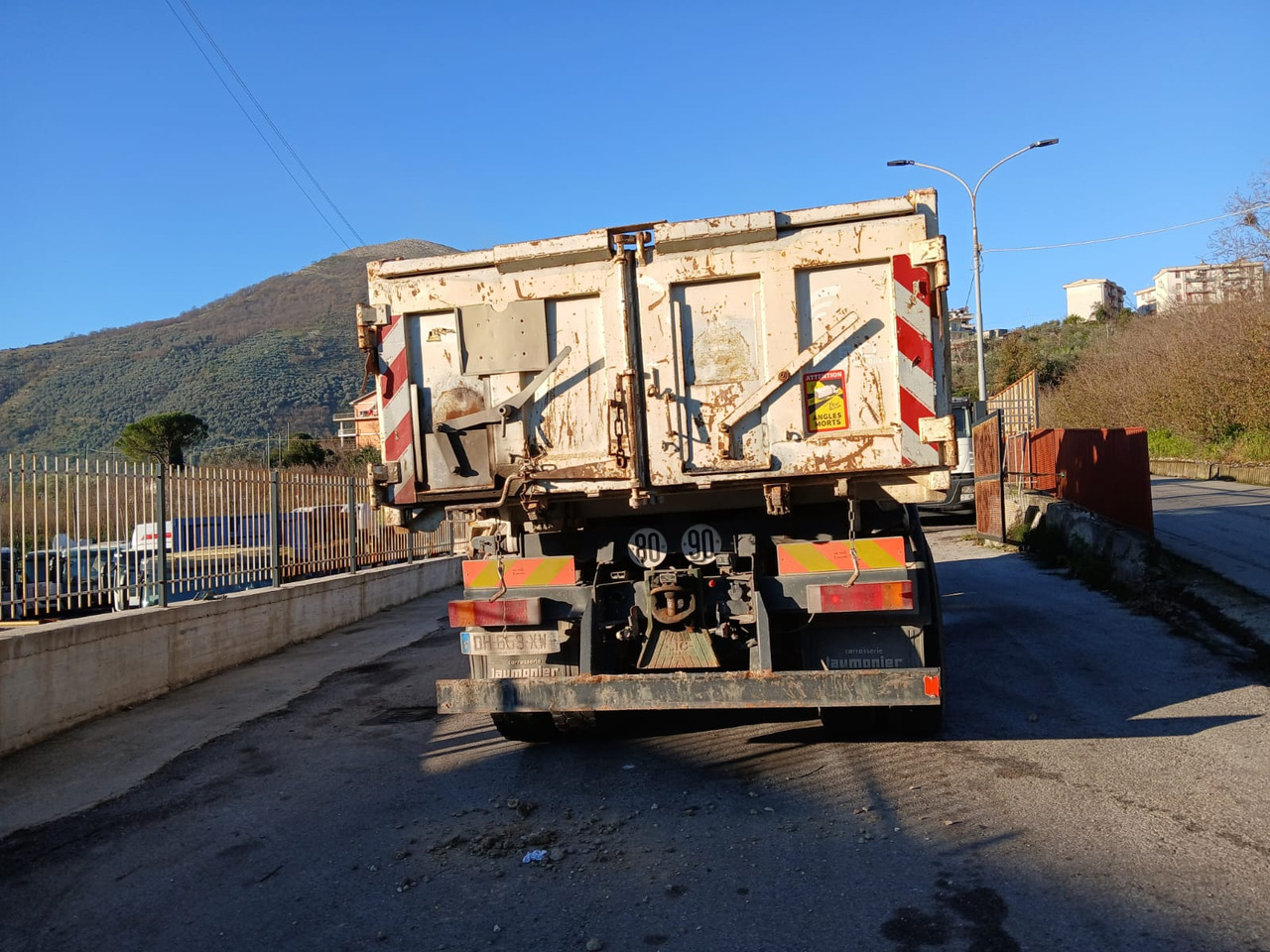 Камион с кран IVECO TRAKKER 260T36: снимка 35