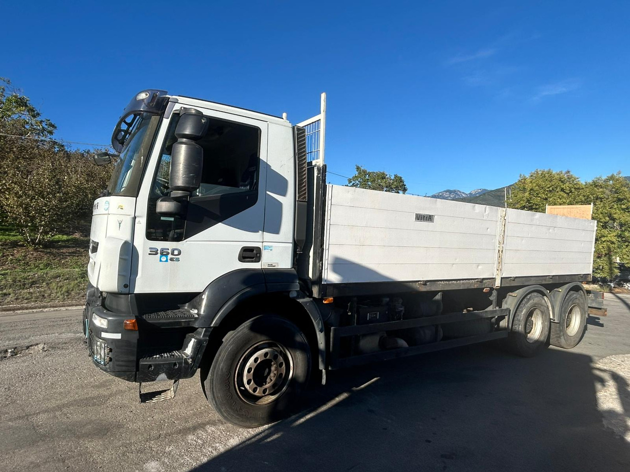 IVECO TRAKKER 260T36 - Бордови камион: снимка 2 IVECO TRAKKER 260T36 - Бордови камион: снимка 2