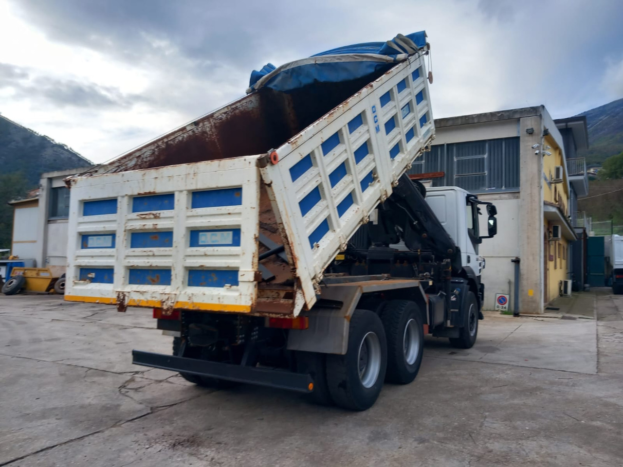 Лизинг на IVECO TRAKKER 260T36 IVECO TRAKKER 260T36: снимка 39