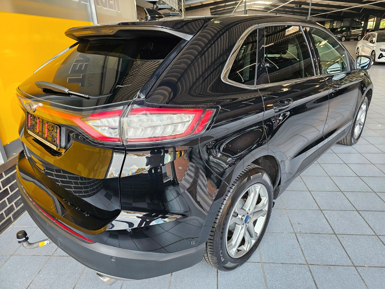 Ford Edge Titanium 4x4 AHK ACC SchiebeDach Navi LED - Джип: снимка 2 Ford Edge Titanium 4x4 AHK ACC SchiebeDach Navi LED - Джип: снимка 2